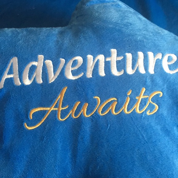 Graduation Decor Throw Pillow! 👩🎓 - Picture 3 of 5